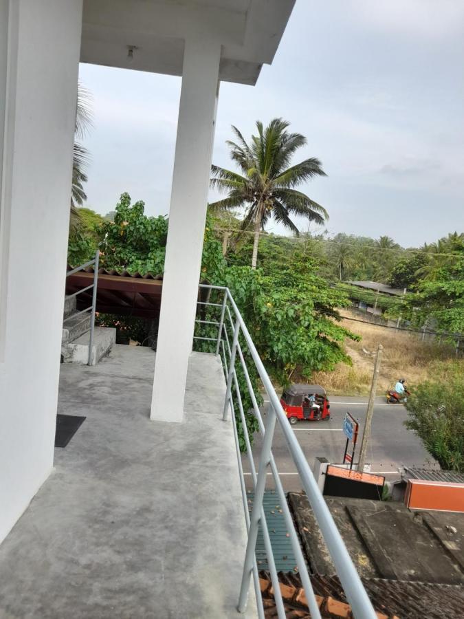 Hotel Remember Hikkaduwa Buitenkant foto