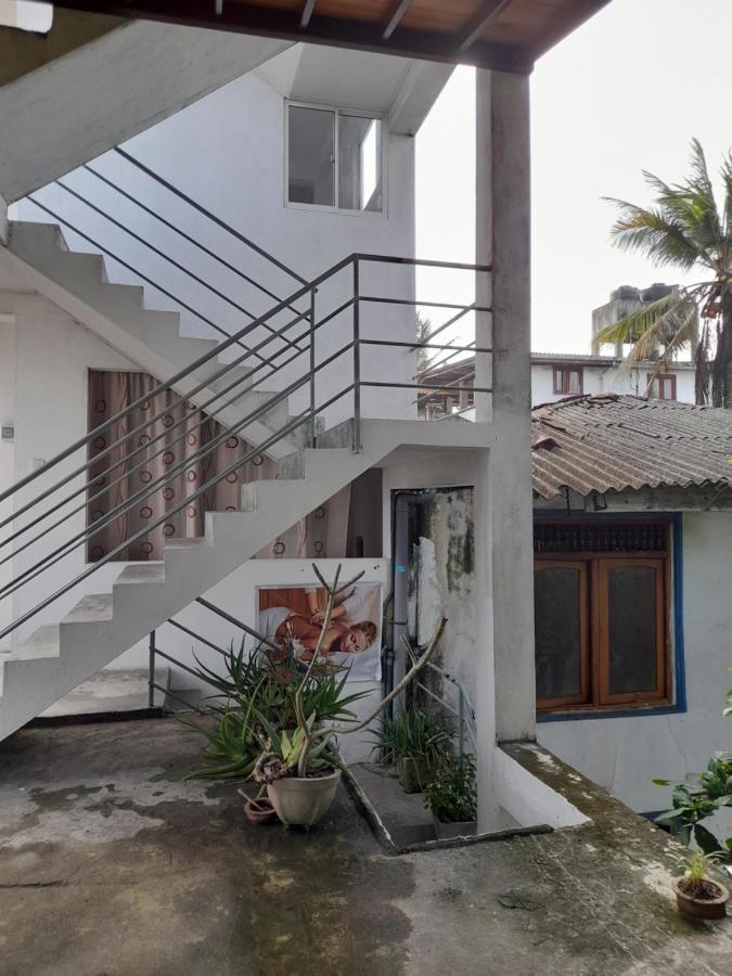 Hotel Remember Hikkaduwa Buitenkant foto
