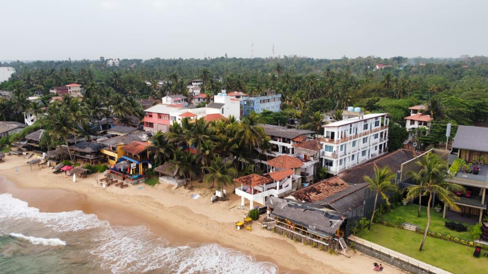 Hotel Remember Hikkaduwa Buitenkant foto