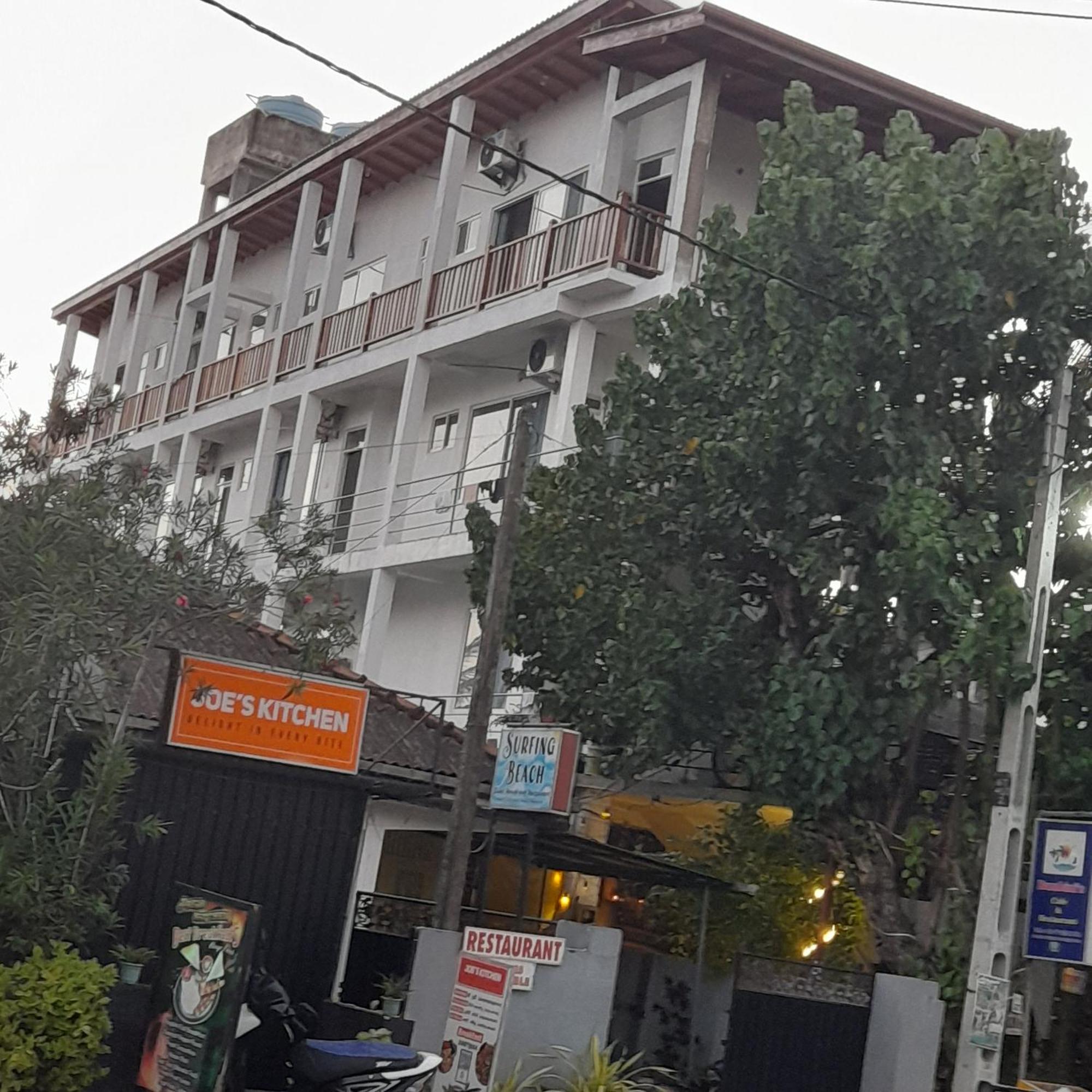 Hotel Remember Hikkaduwa Buitenkant foto